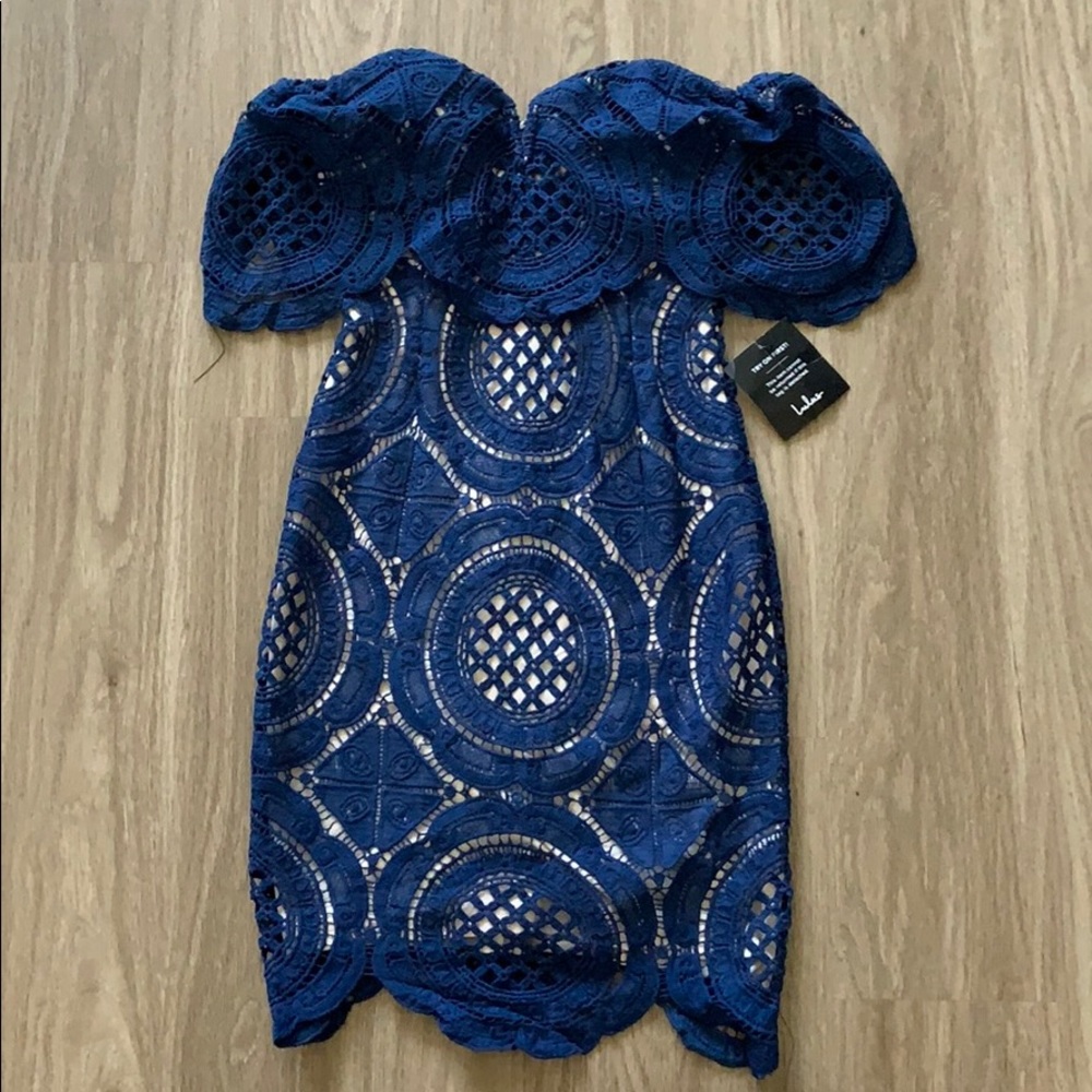 Lulus XS sweetheart strapless bodycon dress.